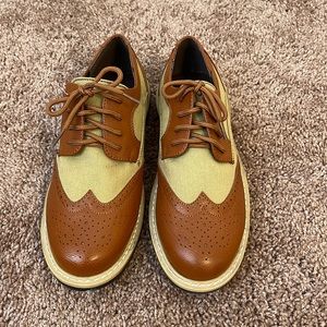 Boys Kenneth Cole Reaction size 3 shoes